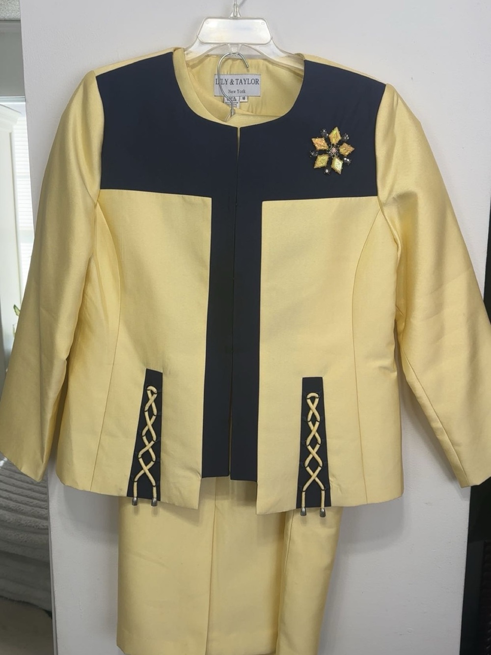 Lily & Taylor Yellow and Black Two-Tone Women's Suit Jacket